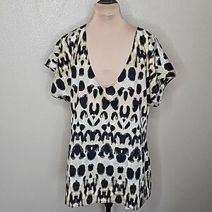 Show Me‎ Your Mumu Large Animal print v neck short sleeve tunic top